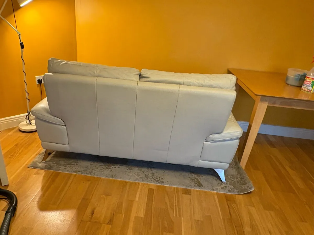 2 Seater Cream Leather Sofa - Image 3