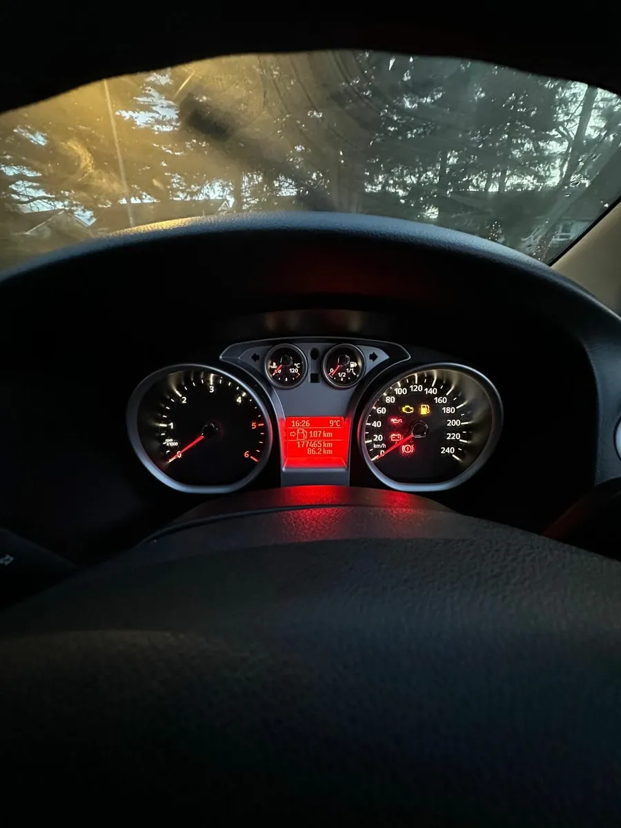 Ford Focus 2011 - Image 4