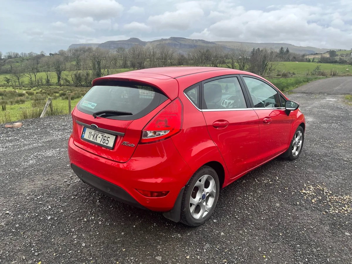 Ford Fiesta AUTOMATIC - Image 3