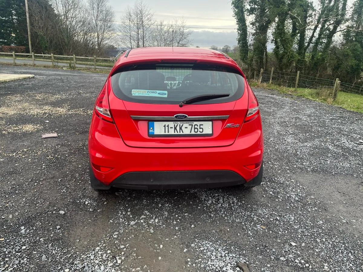 Ford Fiesta AUTOMATIC - Image 4
