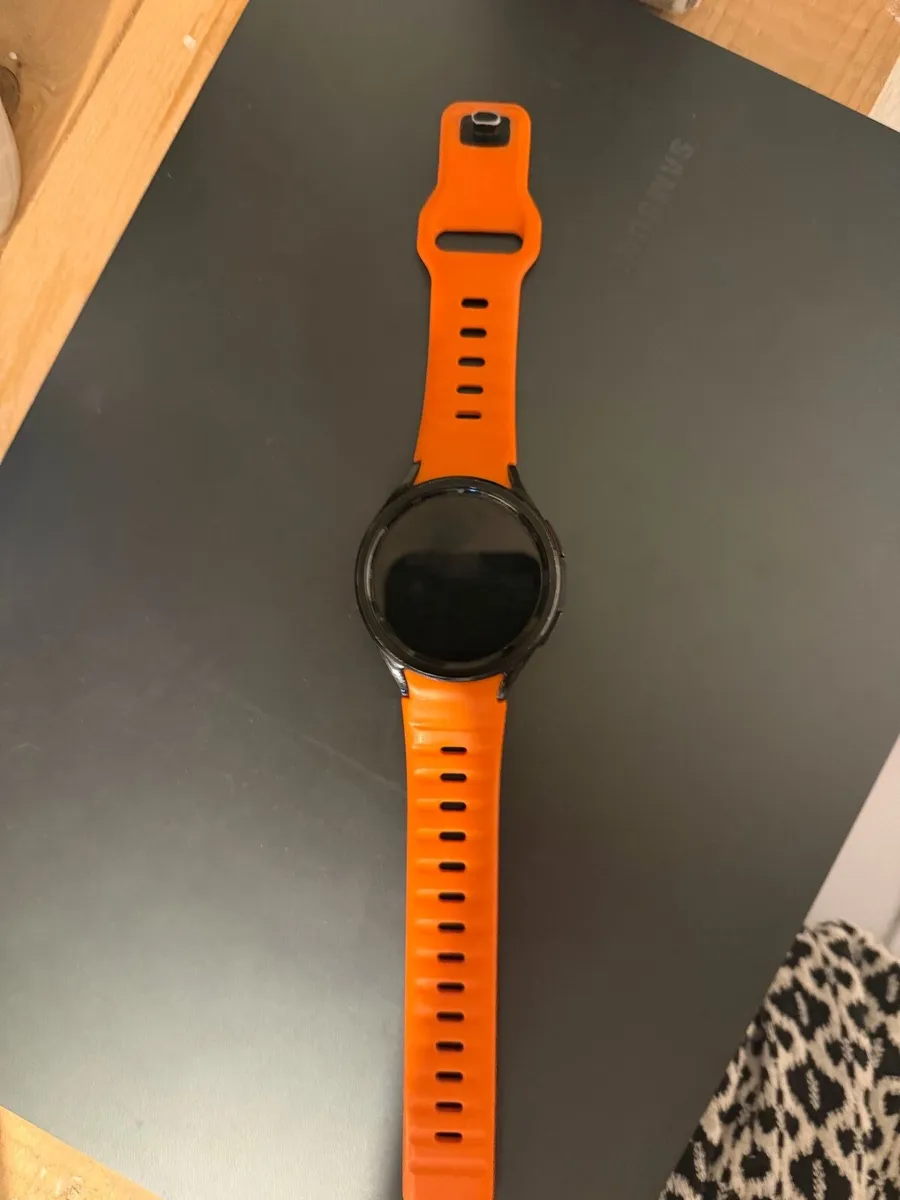 Samsung S24 Ultra & Samsung 6 Classic Watch - Image 3