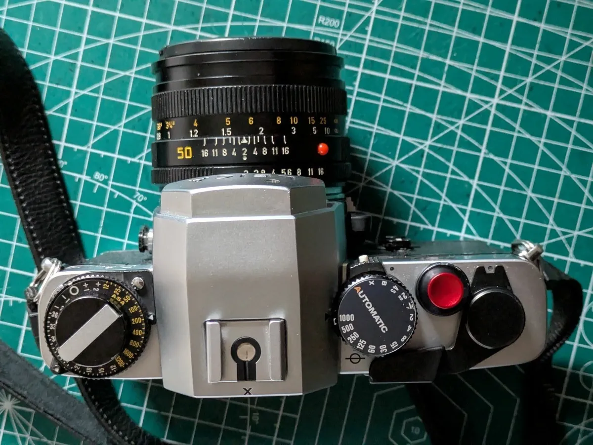 🎞️ Leica R3 Electronic + Summicron 50mm 1:2 - Image 3