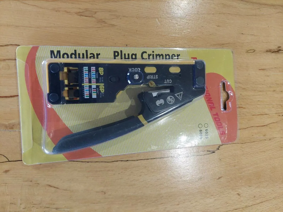 Ethernet cable, connection pliers and ends - Image 1