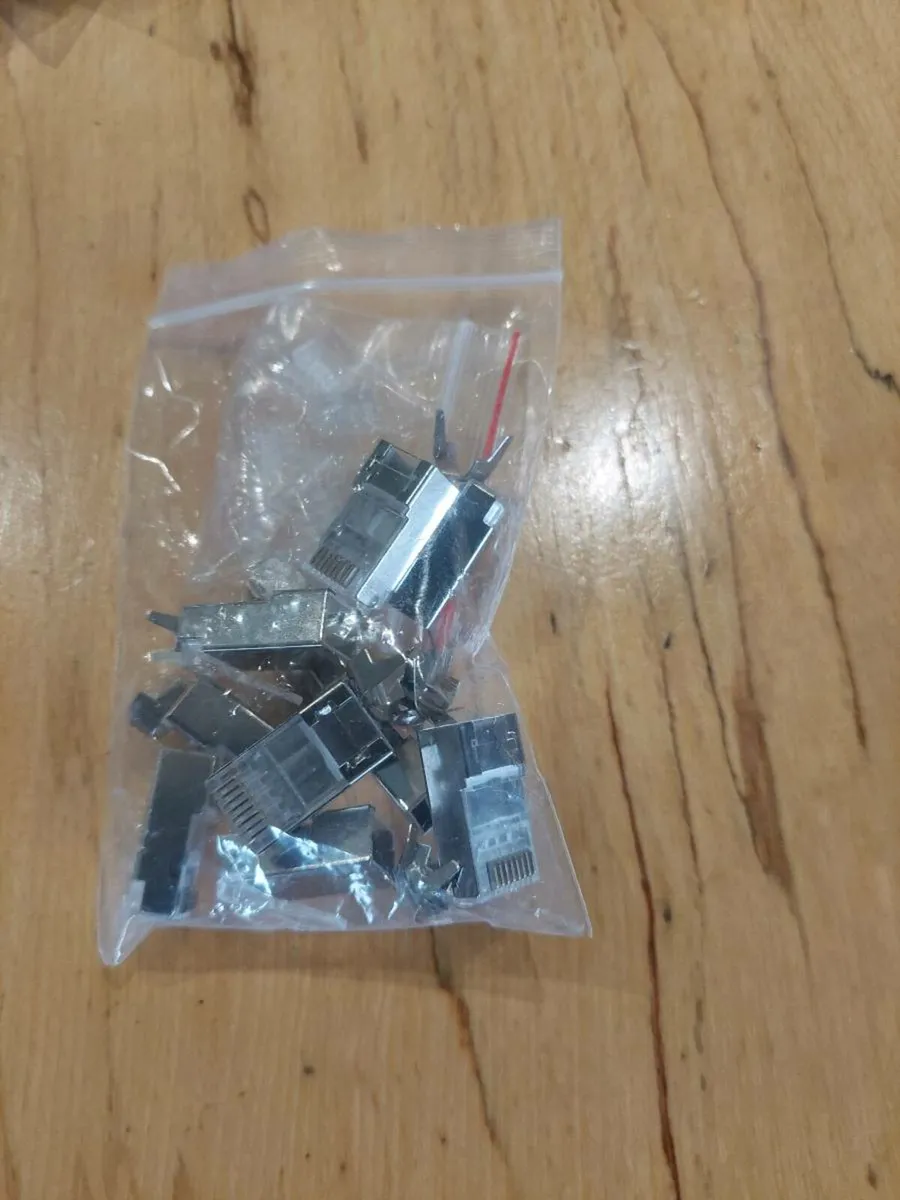 Ethernet cable, connection pliers and ends - Image 2