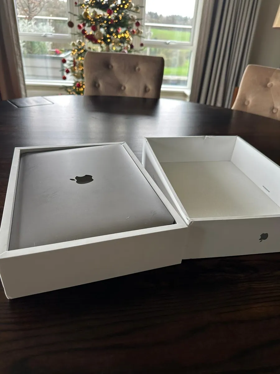 MacBook Air 2020 13.3” Display - Image 2