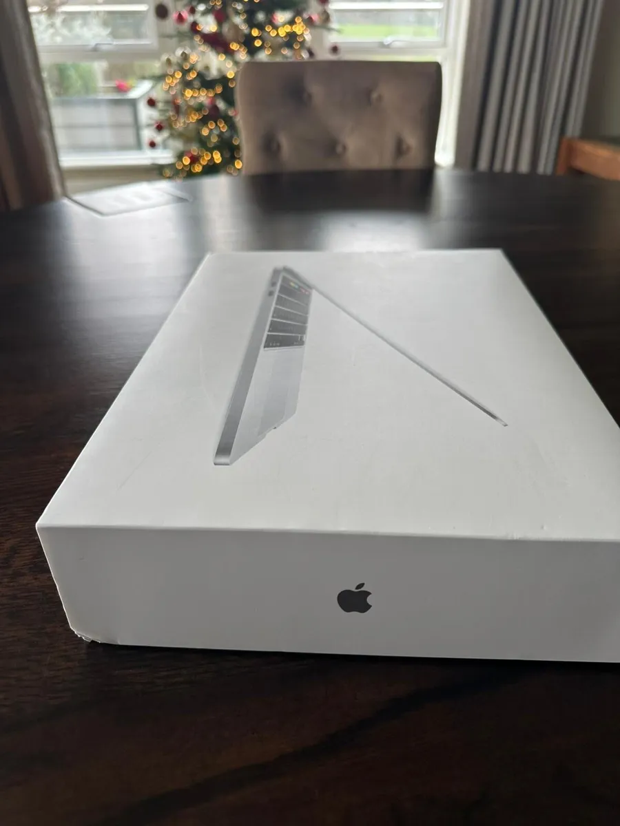 MacBook Air 2020 13.3” Display - Image 4