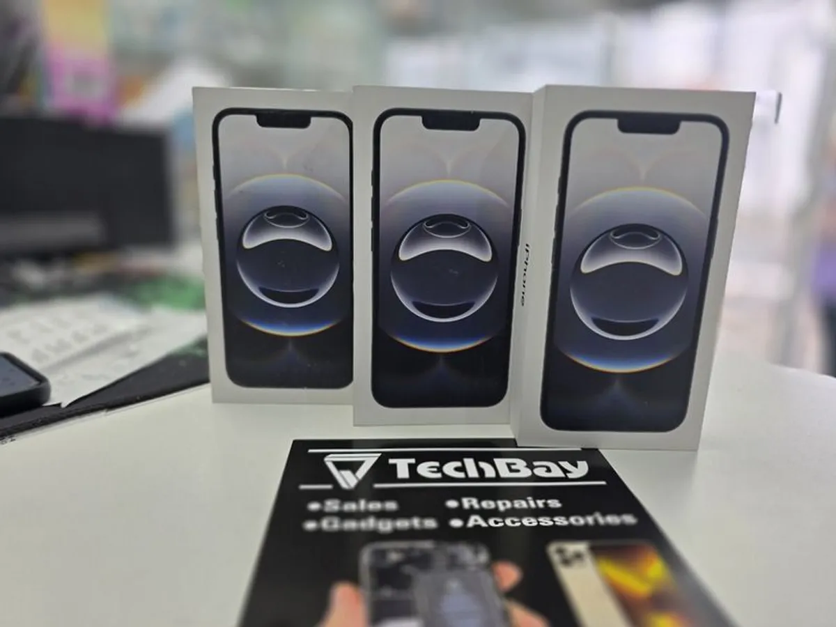 iPhone 16e iPhone 16e