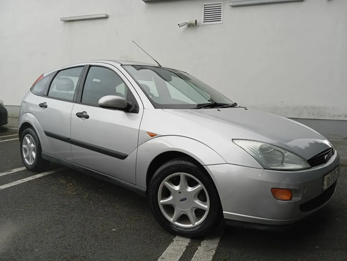 Ford Focus 2000 - Image 1