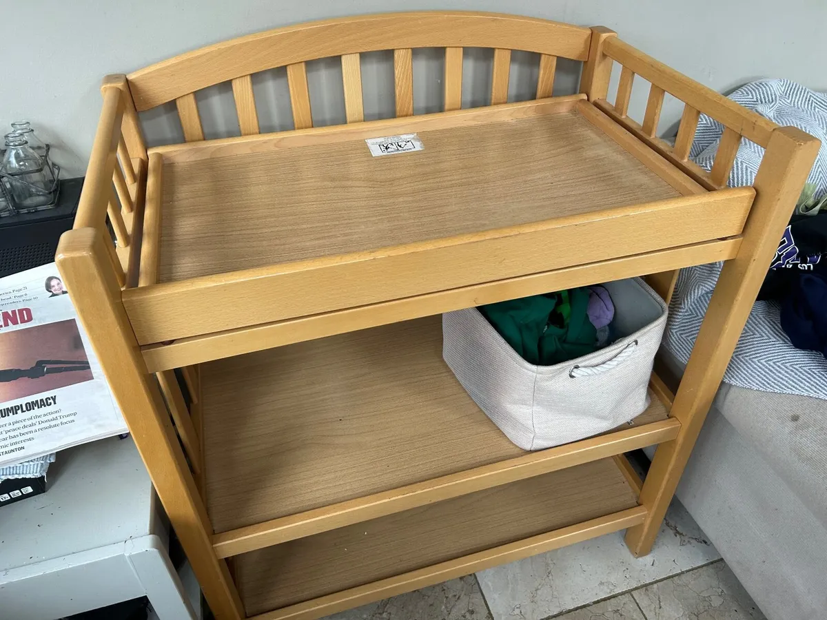 Baby changing table - Image 4