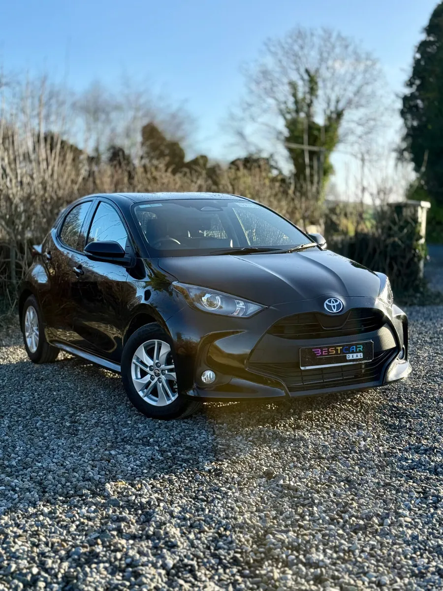 2025 Toyota Yaris Luna 1.5 petrol Hybrid Automatic - Image 1