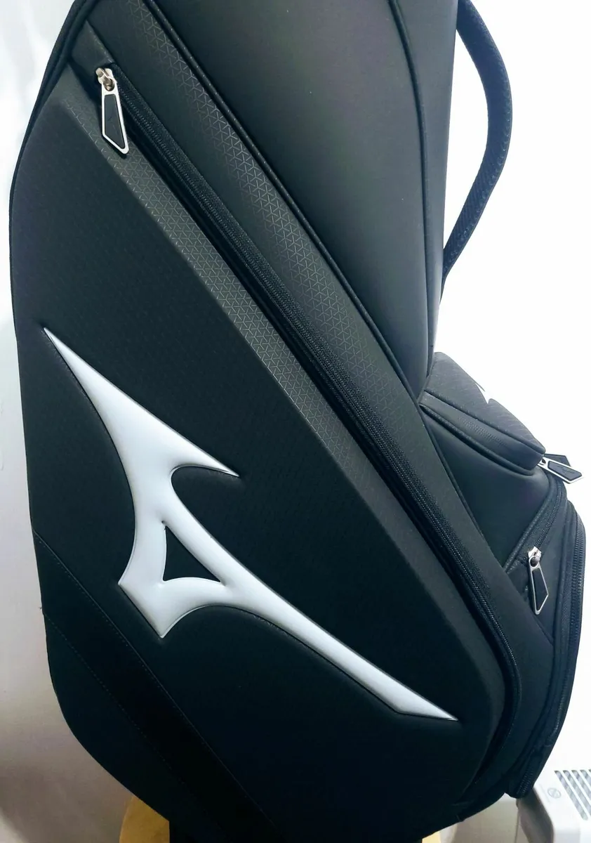 Set of Golf Clubs - Image 2