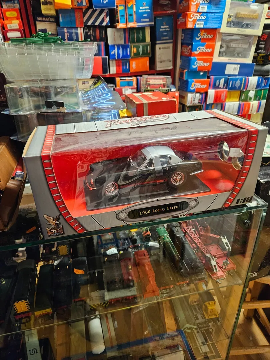 Corgi Road Signature Lotus Elite 1.18 - Image 1