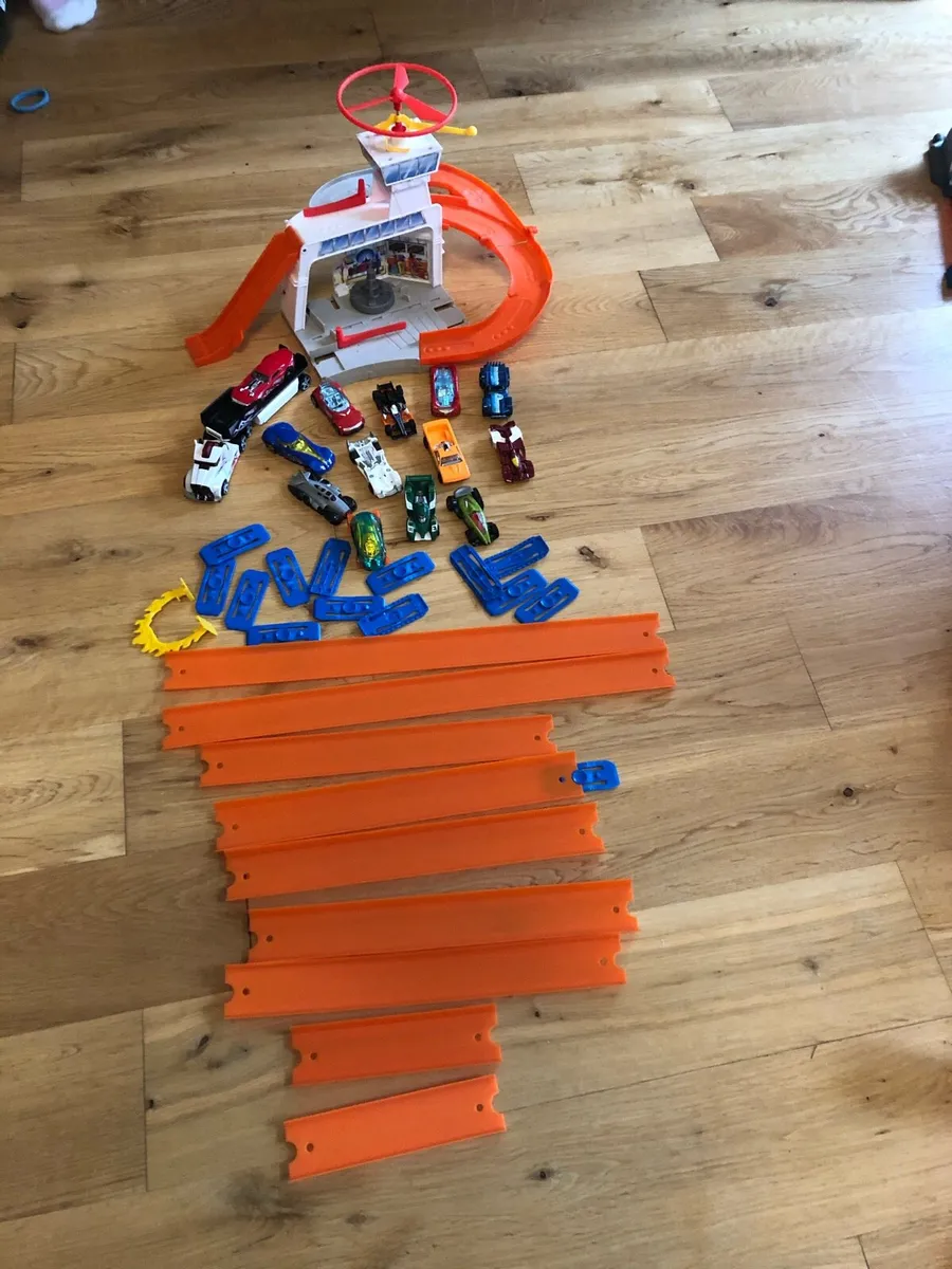 Hot wheels sets - Image 4