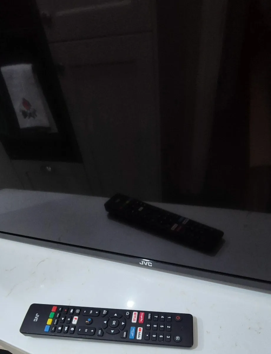 JVC Television - Image 2