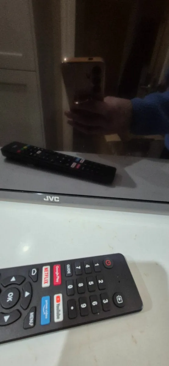 JVC Television - Image 3