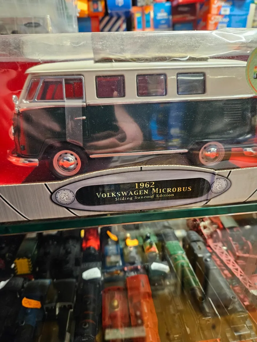 Corgi Road Signature VW Microbus 1.18 - Image 2