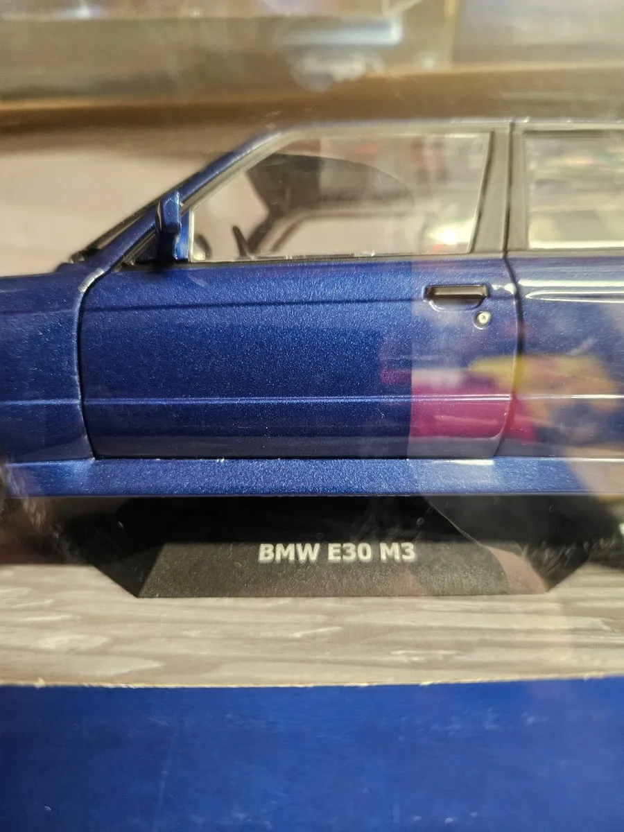 Corgi Solido BMW E30 M3 1.18 - Image 3