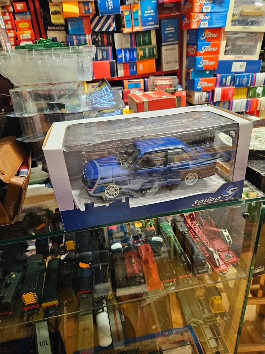 Corgi Solido BMW E30 M3 1.18 - Image 1