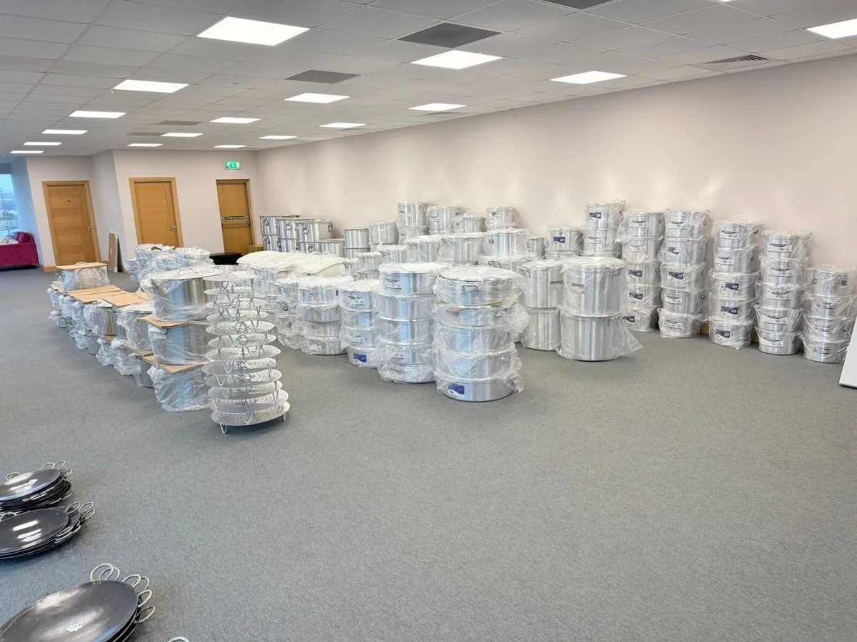 Large Casserole Pots with Lid - Image 2