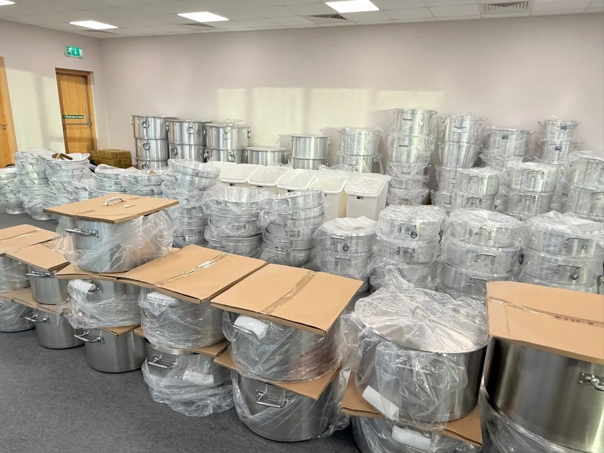 Large Casserole Pots with Lid - Image 3