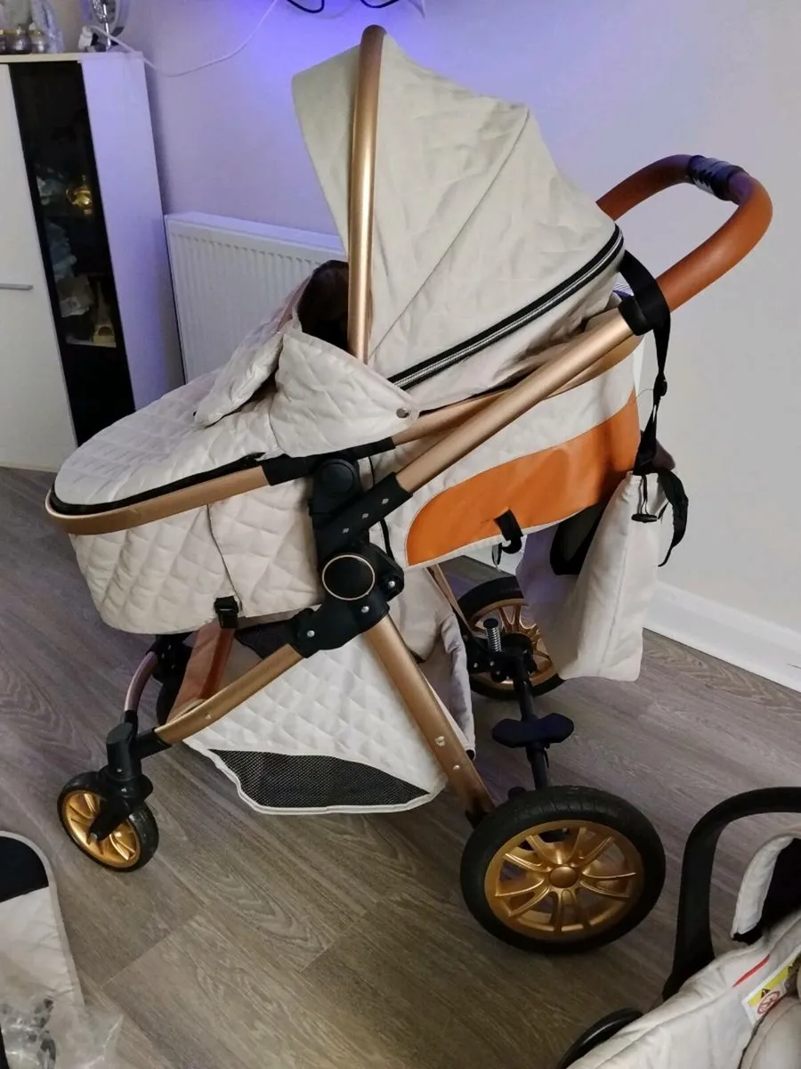 Baby buggy luxurious 
Full set like new
Used just - Image 2