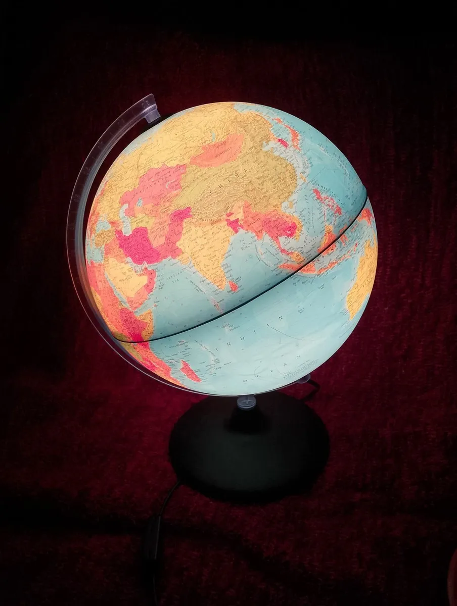 Illuminated world globe 14" - Image 2