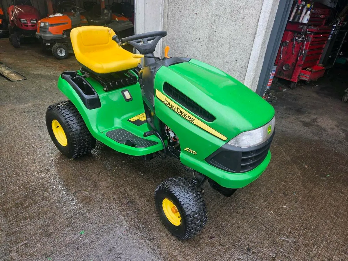 John deere lawnmower - Image 1