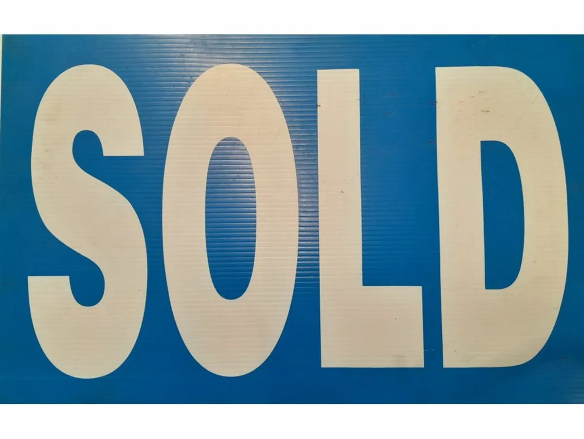 Volkswagen T-Roc R-LINE 2.0 TDI AUTO - Image 1