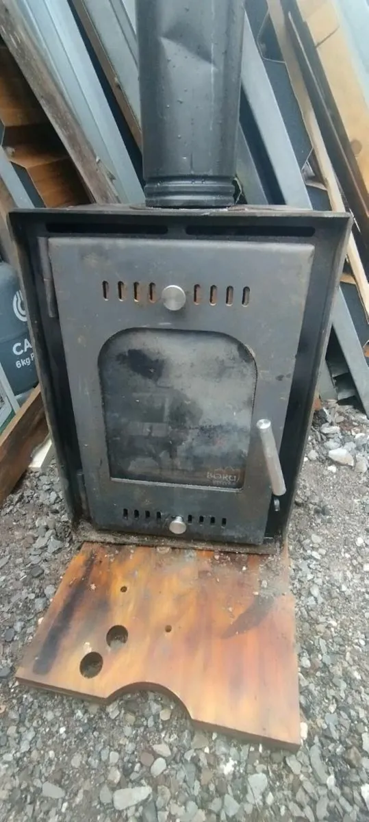 Solid fuel wood or coal burner stove for sale - Image 1