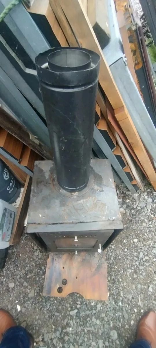 Solid fuel wood or coal burner stove for sale - Image 2
