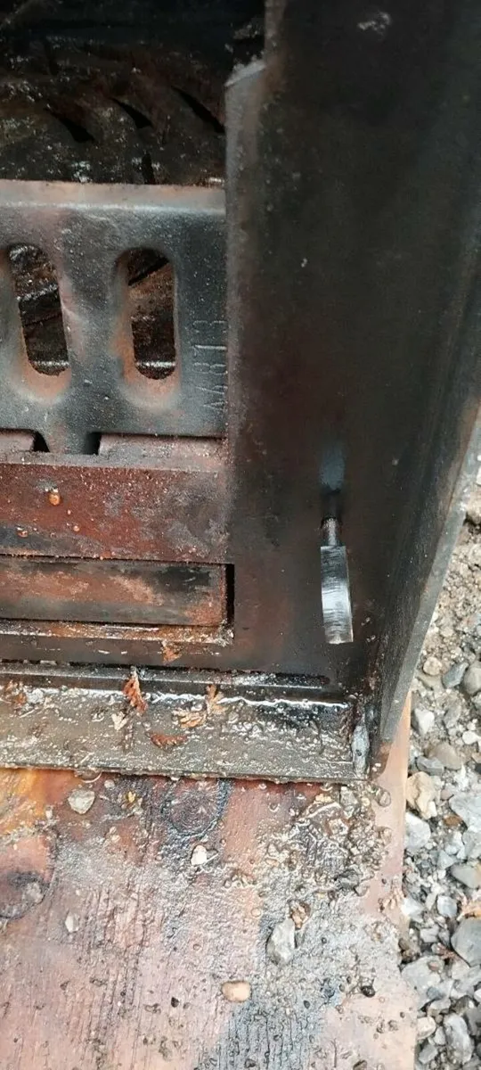 Solid fuel wood or coal burner stove for sale - Image 4