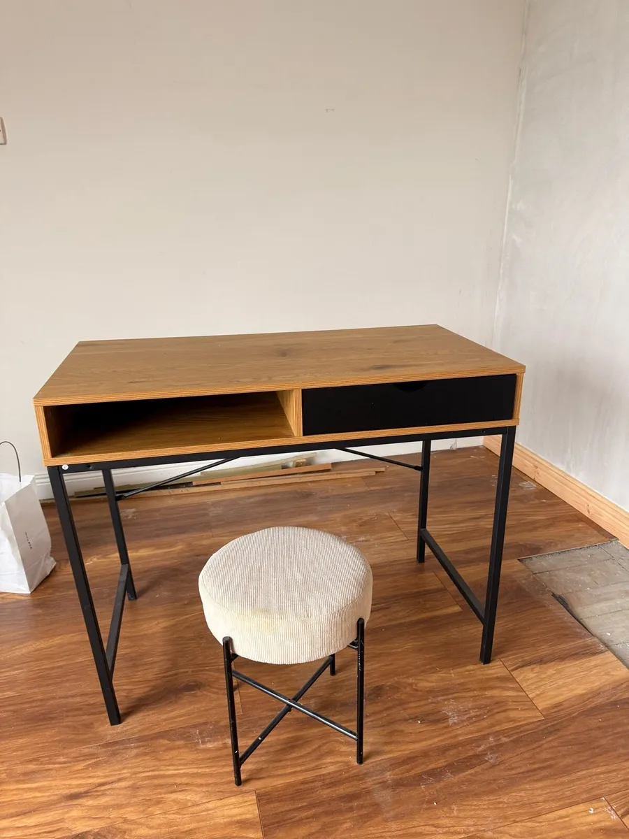 Jysk desk & stool