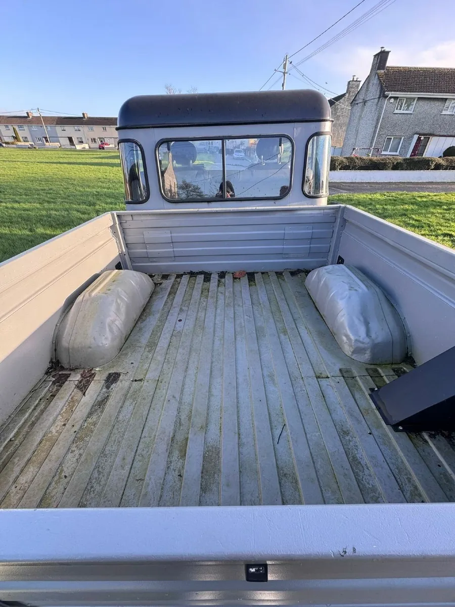 Land Rover Defender 130 - Image 4