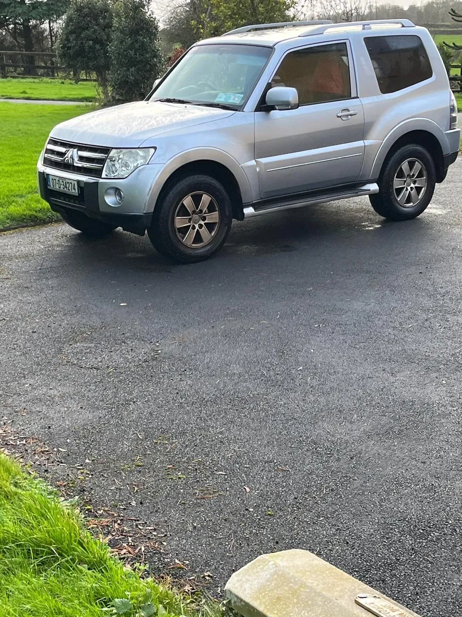 Mitsubishi Pajero 3.2L 2007 - Image 3