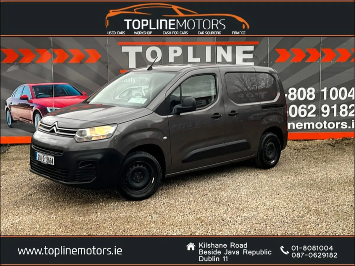 ==STUNNING VAN//BEAUTIFUL COLOUR//NEW DOE//3 SEATE - Image 1