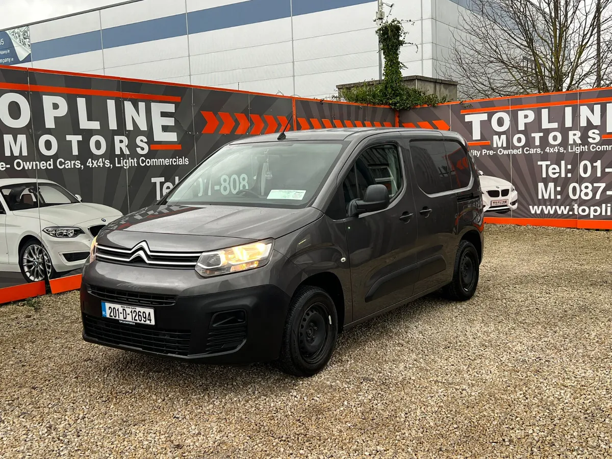 ==STUNNING VAN//BEAUTIFUL COLOUR//NEW DOE//3 SEATE - Image 2