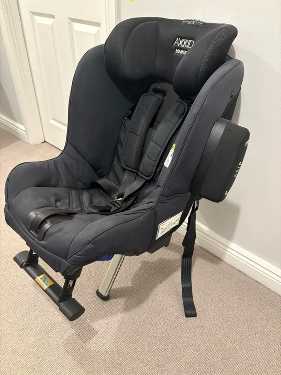 Car seats x 2. 35 EUR each. Selling individually or together. - Image 4