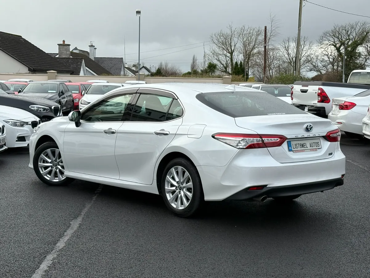 202 TOYOTA CAMRY 2.5 178BHP HYBRID AUTOMATIC - Image 3