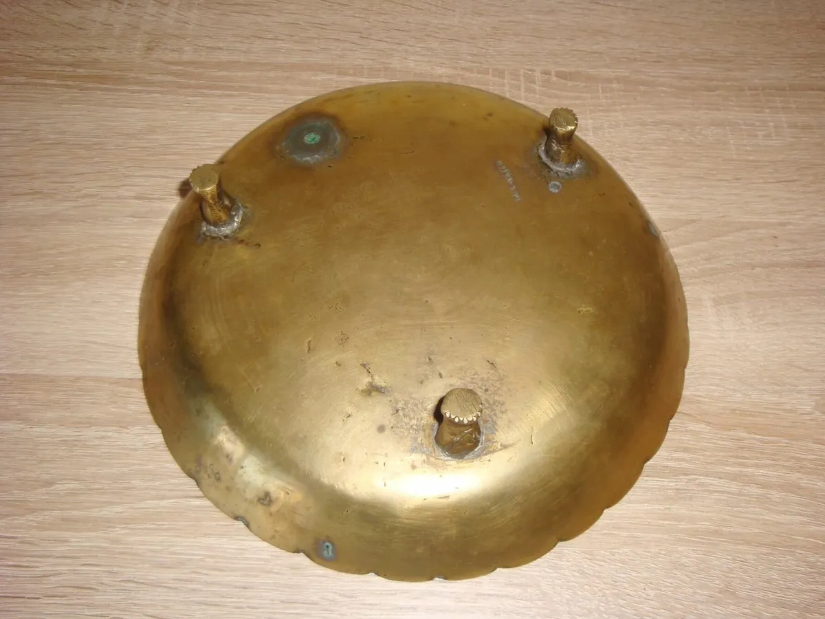 Brass footed bowl scalloped dish vintage - Image 3