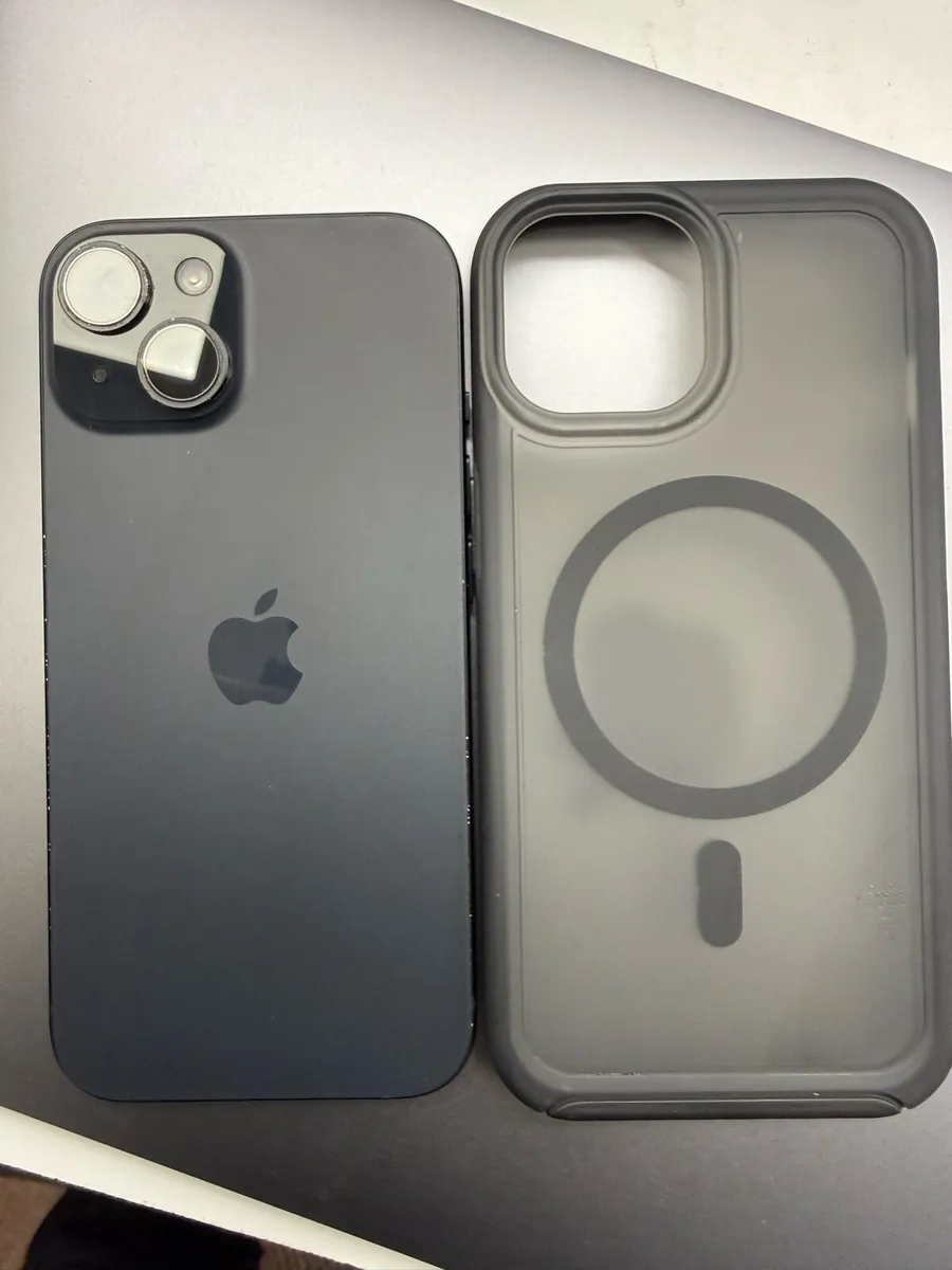 🎄iPhone 15 128GB , 11 months Old - Image 3