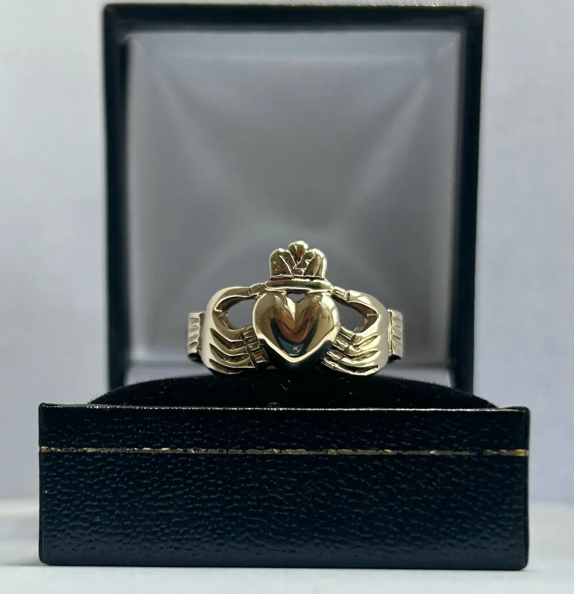 Heavy Gentleman’s 9k Gold Claddagh Ring - Image 4