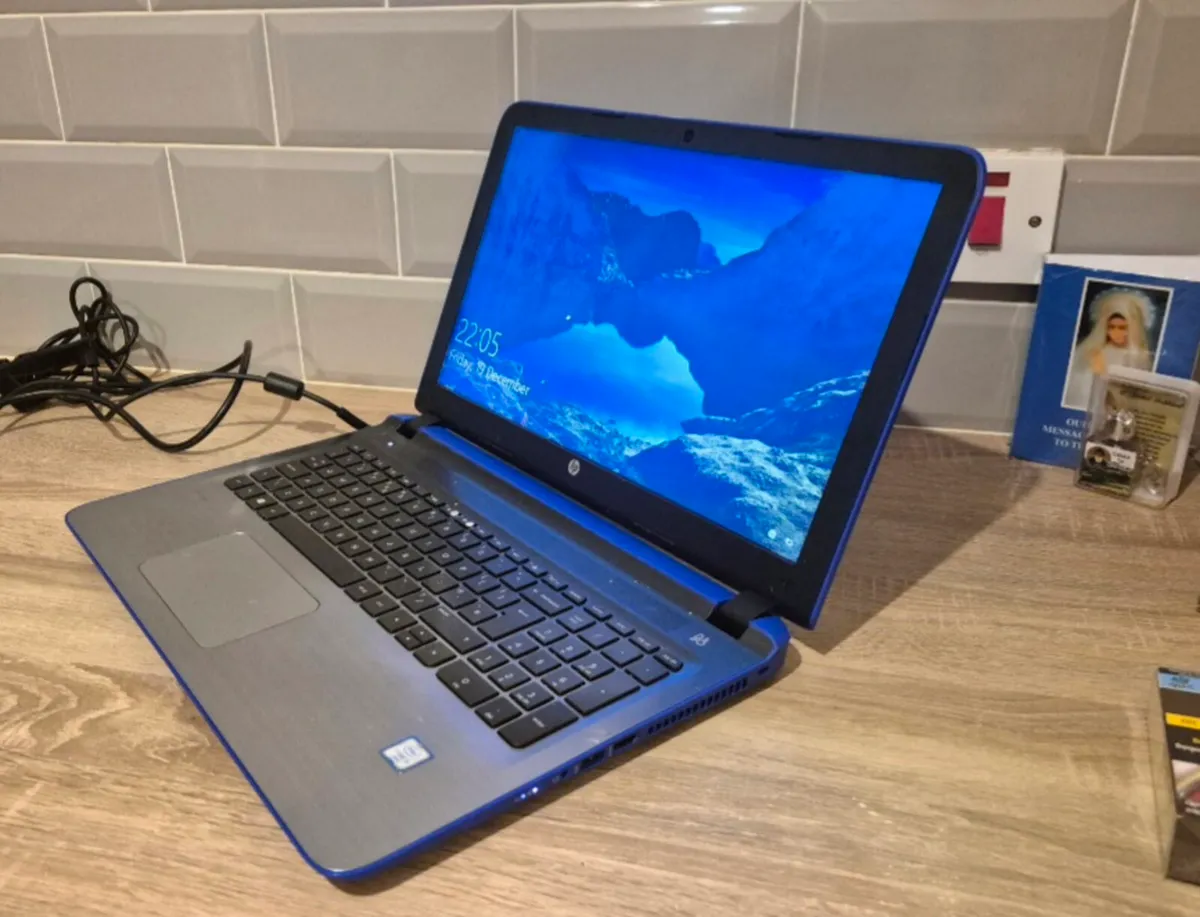 HP LAPTOP PAVILION 15-AU193CL CORE I5 7500U/RAM 8G - Image 1