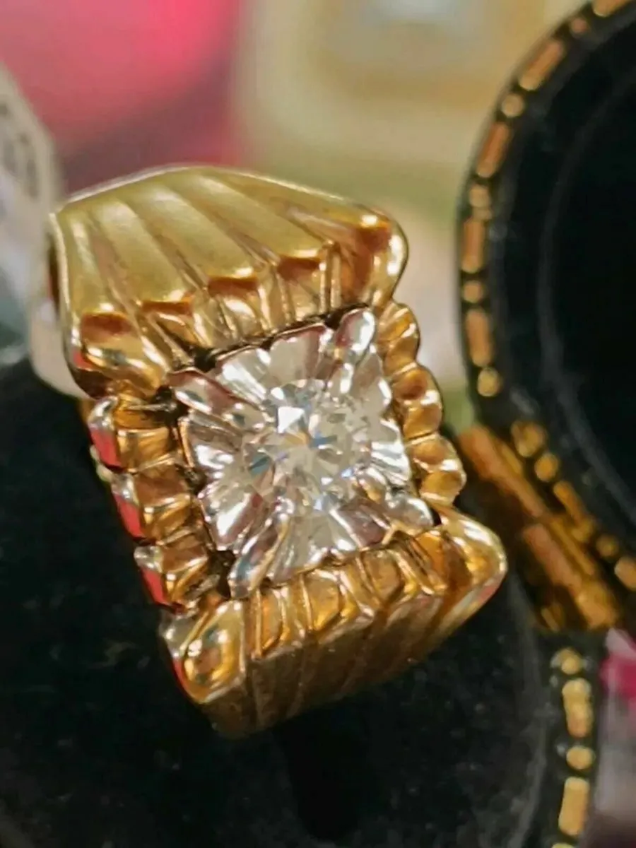 Vintage Diamond Ring 9k Yellow & White Gold - Image 1