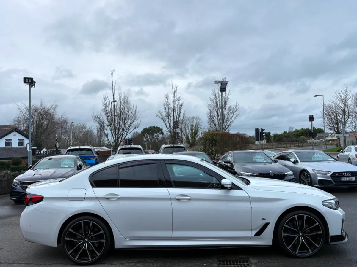 BMW 5-Series 530E M Sport HIGE SPEC *Low Kils* - Image 4