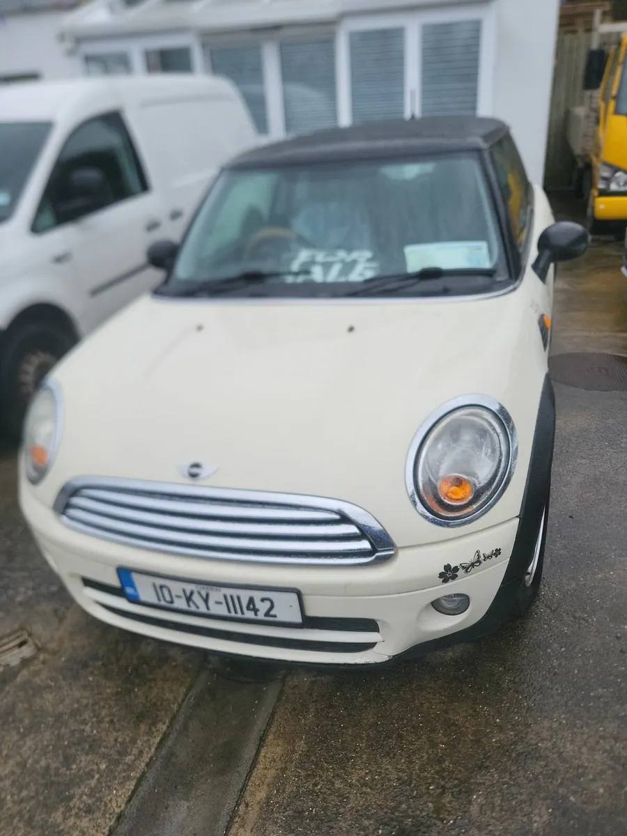 Mini Cooper 2010 - Image 1