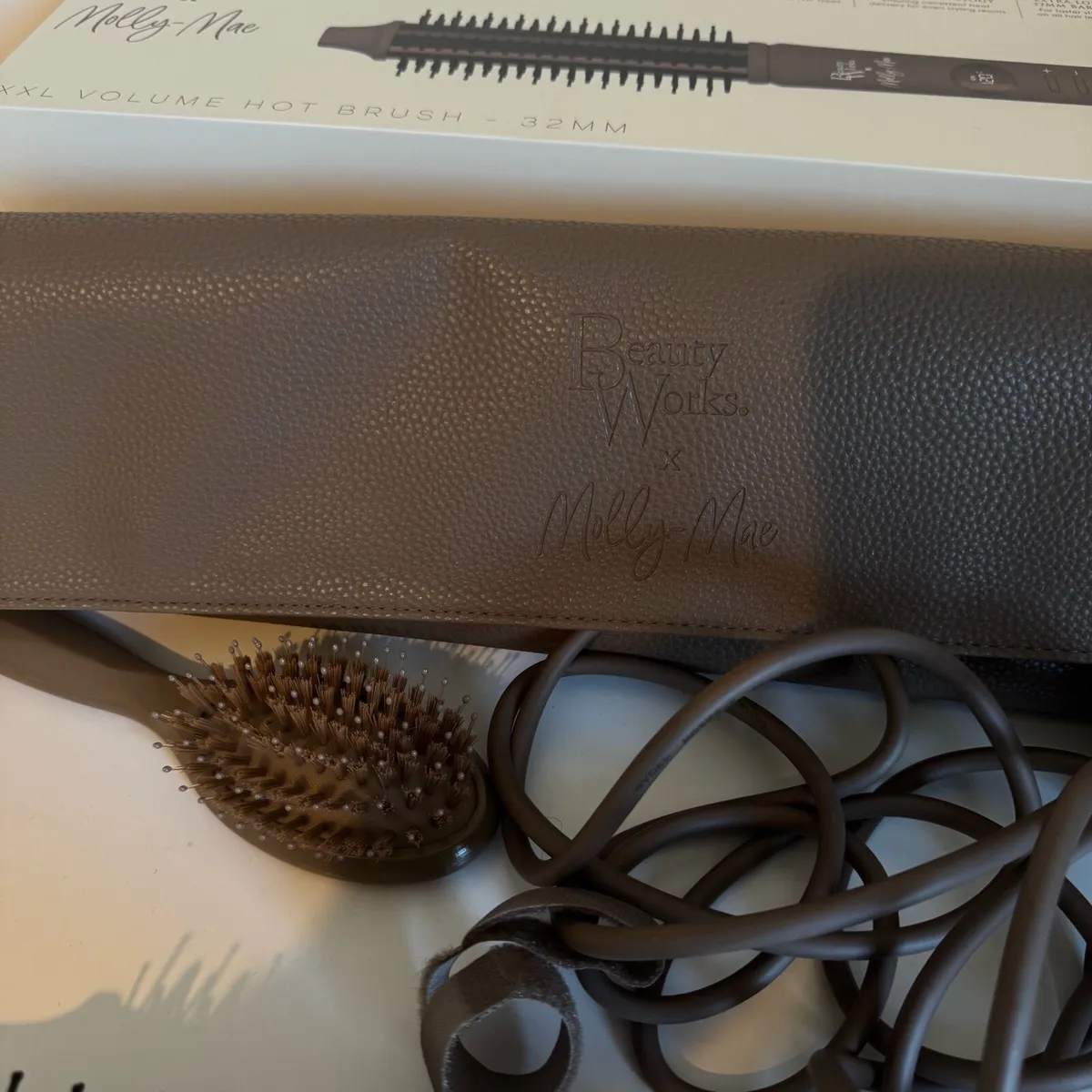 Beauty Works x Molly Mae Hot Brush - Image 4
