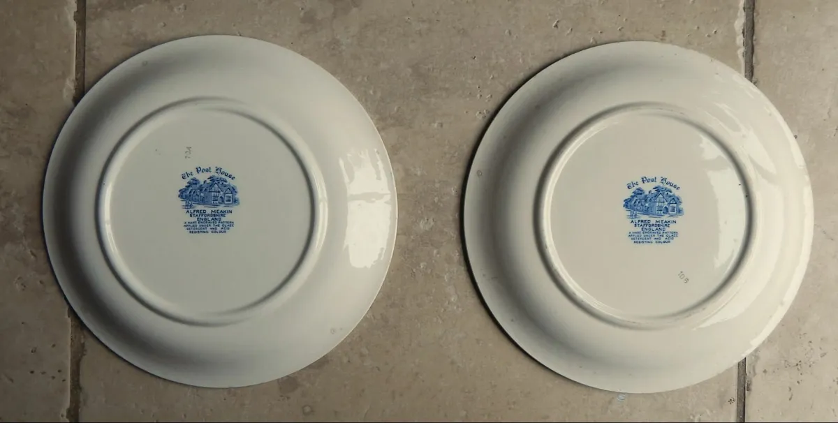 2 Alfred Meakin Staffordshire Pottery Plates - Image 2