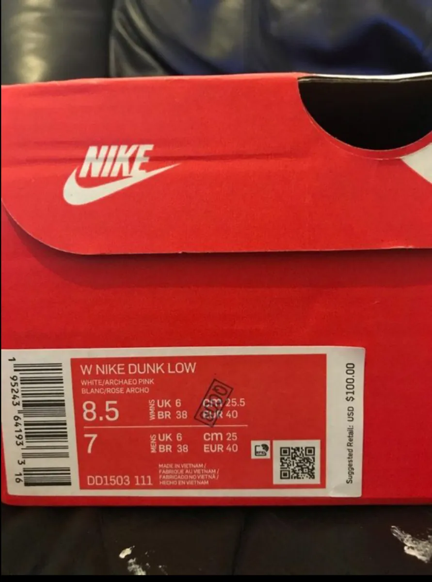 Nike Dunks Pink Size 6 UK Brand New. - Image 4