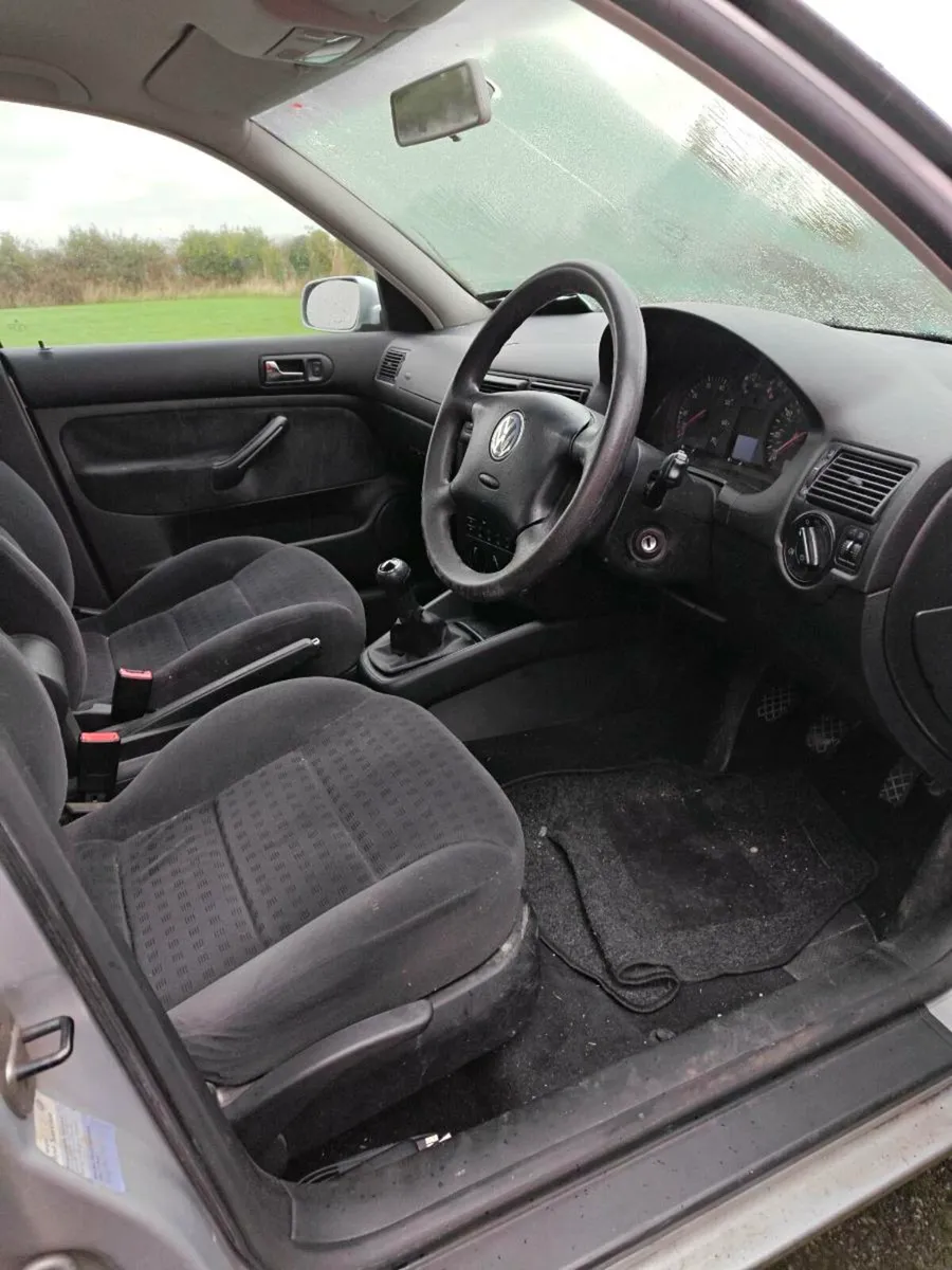Volgswagen Golf - Image 4