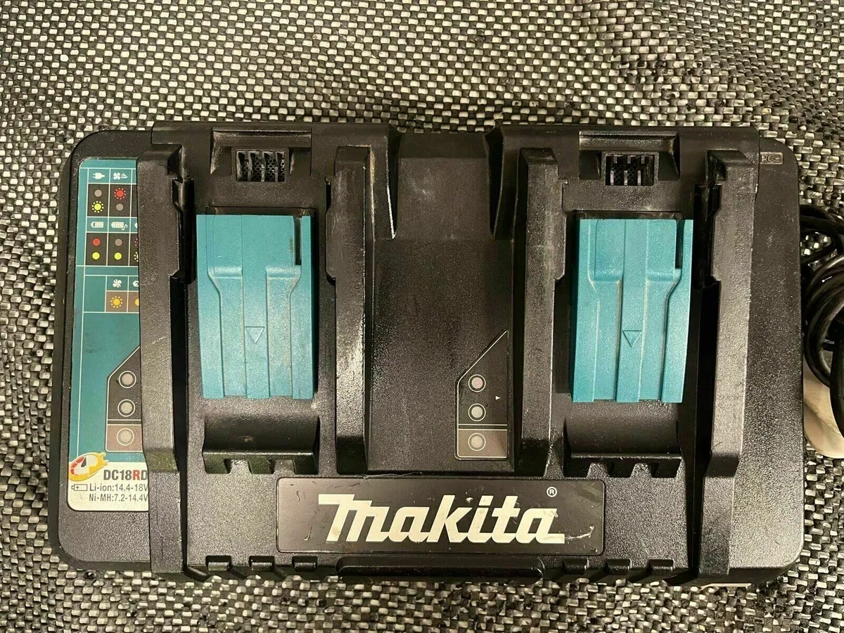 Makita Twin Charger - Image 1